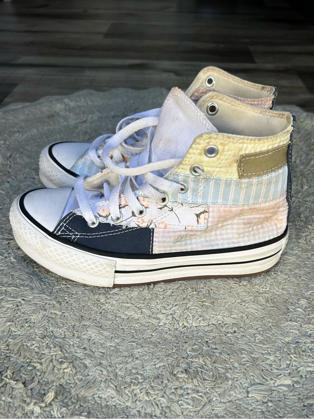 Converse patchwork hightop sneakers girls size 2  Pink blue